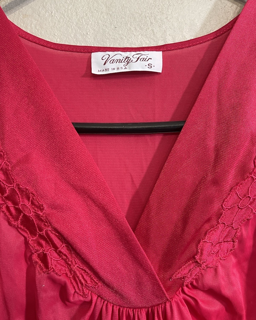 Vanity Fair Cap Sleeve Pink Nylon Nightgown Lace V-Neck Vintage USA Small