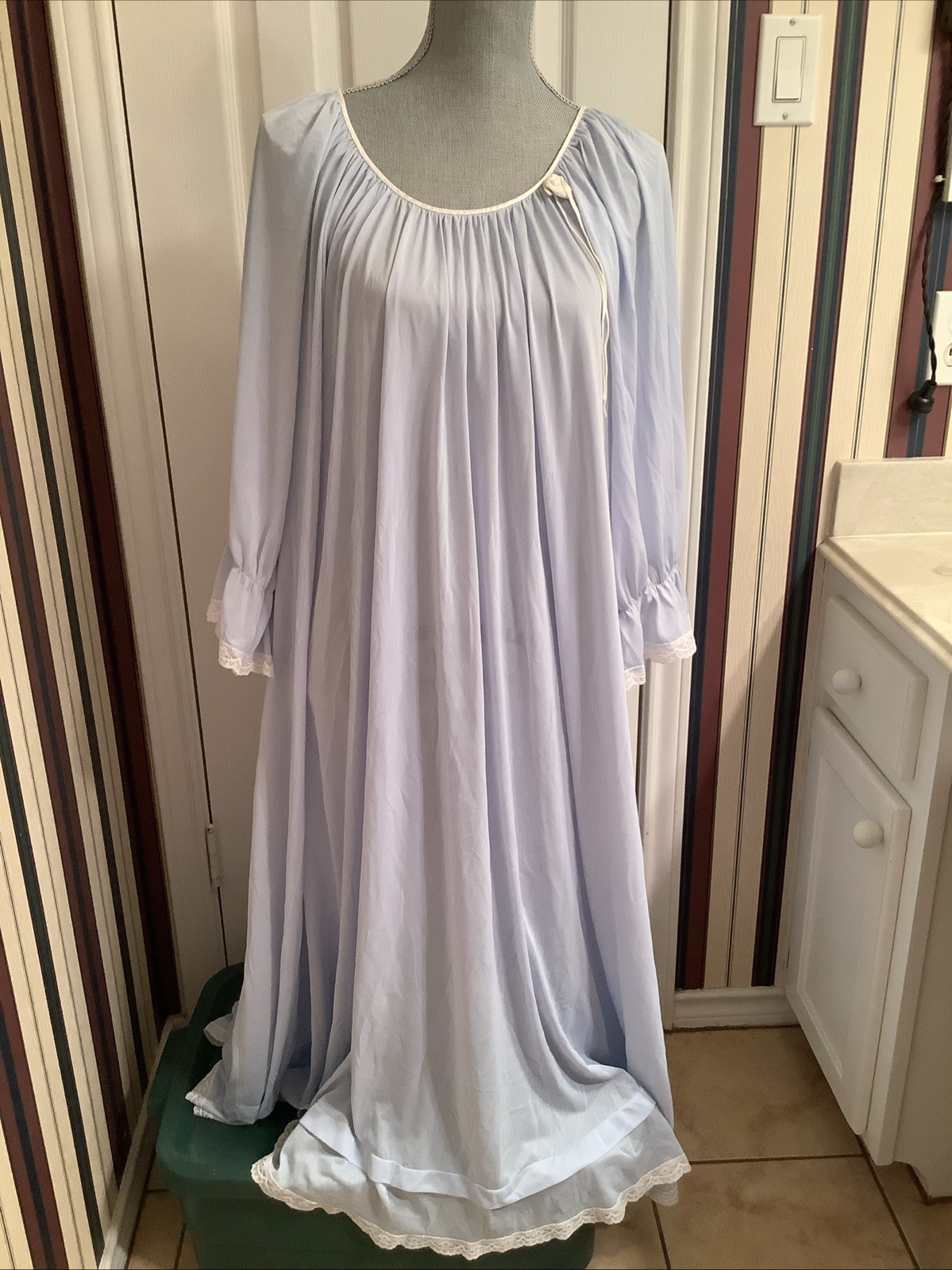 Miss Elaine Butter Soft Blue Nylon Nightgown Vintage Large