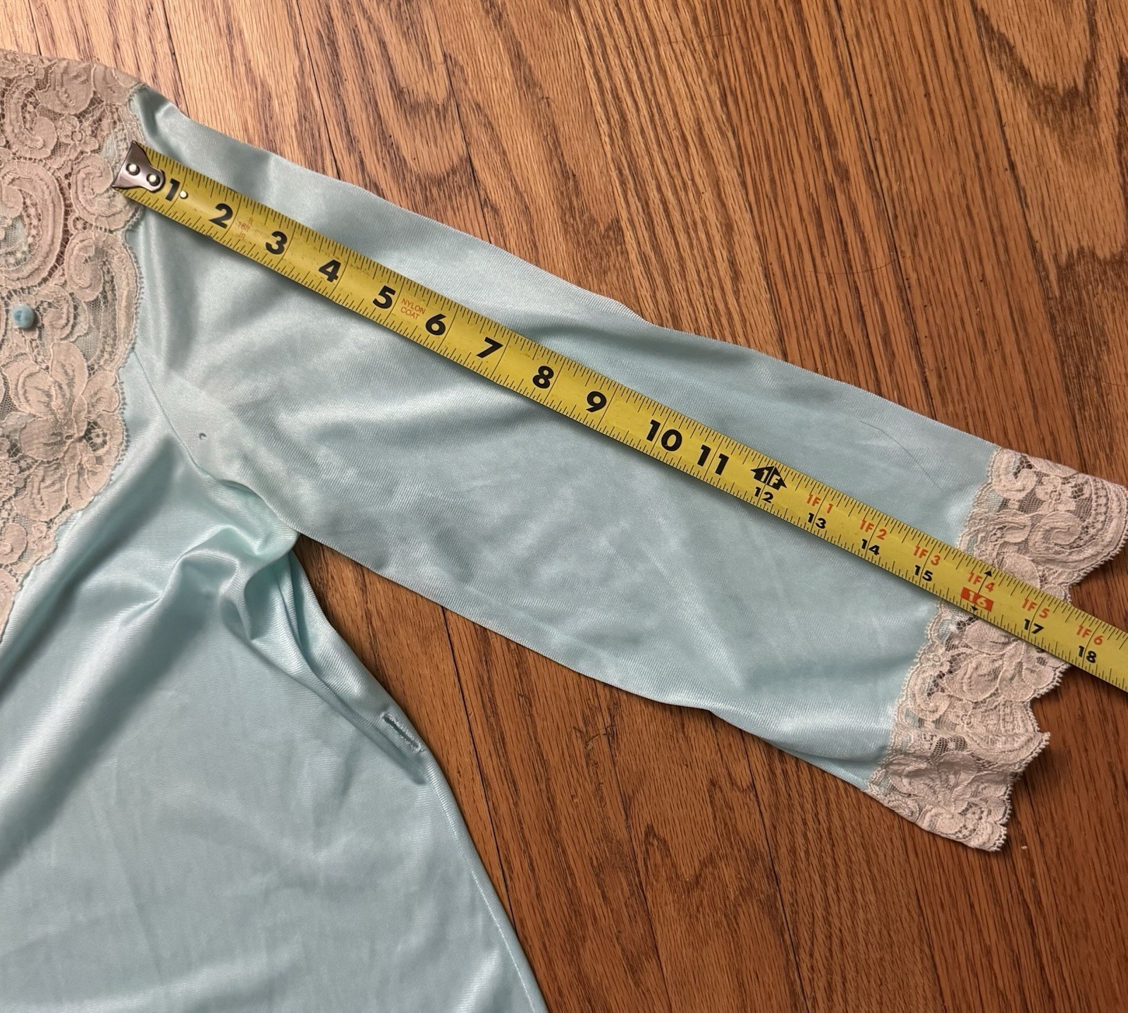 VTG Kayser 60&rsquo;s/70&rsquo;s Nylon and Lace Pastel Blue Robe Boudoir Size Med