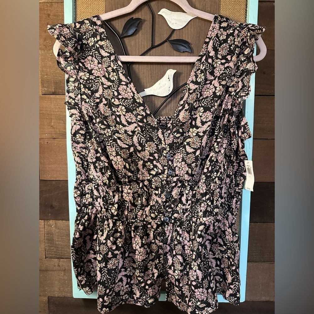 Old Navy Gray Floral Blouse with Flutter Sleeve NWT