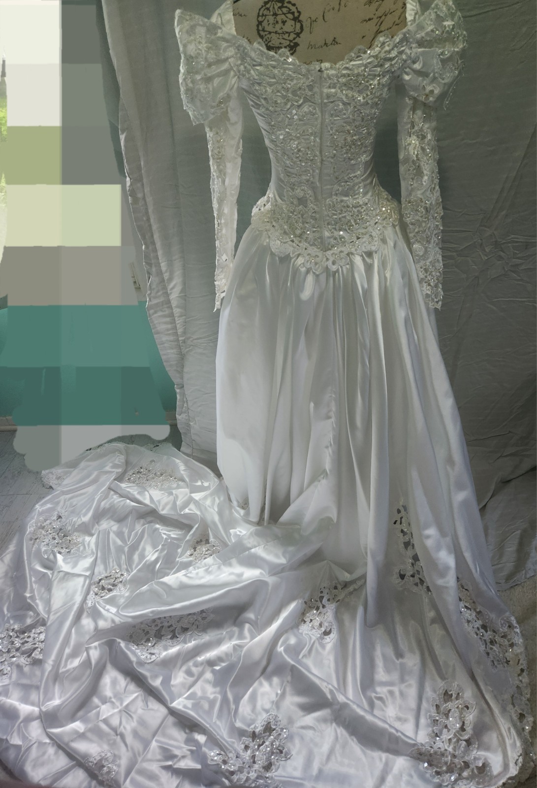 Vintage 80s Lace Longsleeve Wedding Dress. Detachable 8 ft + Train & Floral Veil