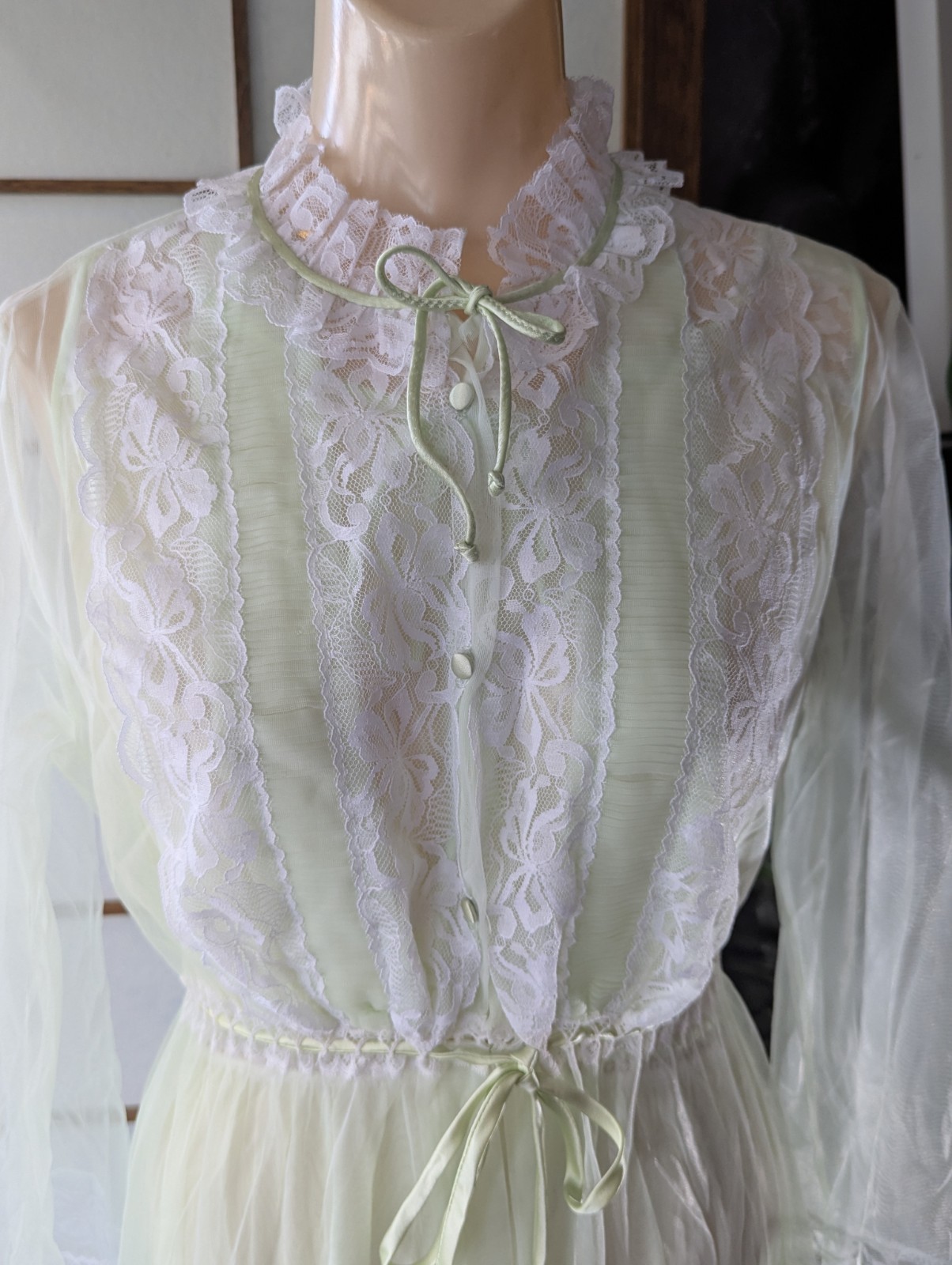 Vtg 1970s Miss Elaine Peignoir Set Long Mint Green Chiffon Lace USA Large NOS