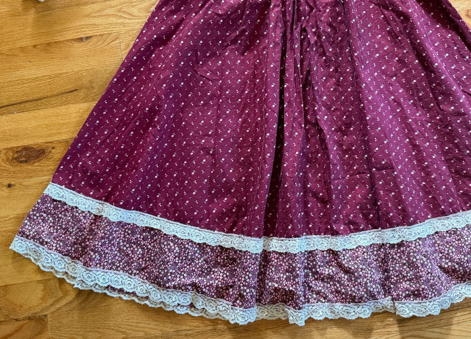 Vintage 1970&rsquo;s PRAIRIE FLORAL Romantic Dress Size 7/8 Unbranded Bee Darlin&rsquo;?
