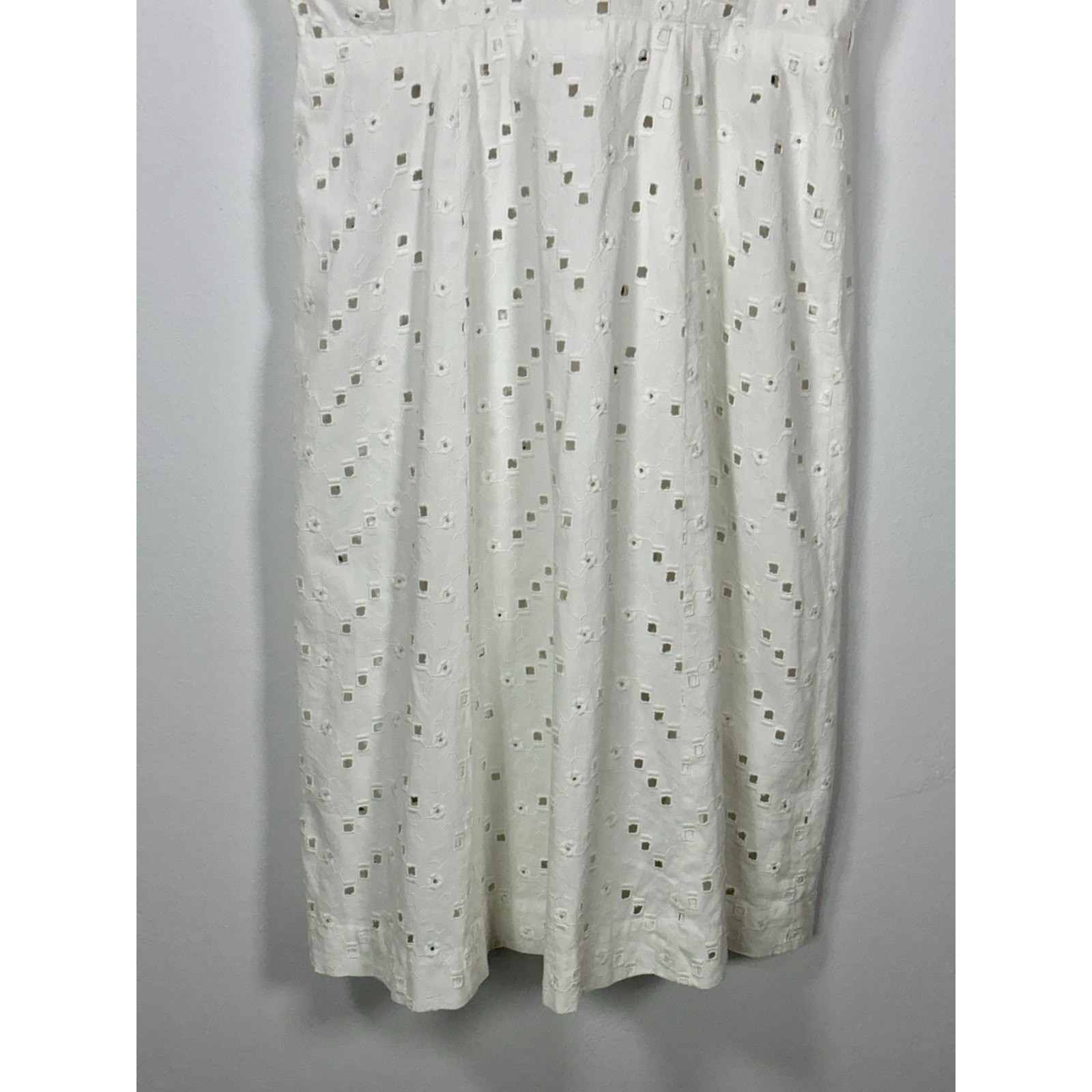 1940s 1950s White Cotton Eyelet Floral Embroidered Button Front Day Dress