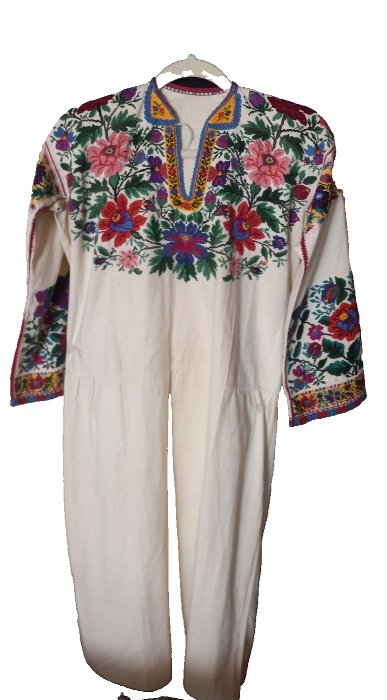 SUPER RARE UKRANIAN HAND EMBROIDERED HOMESPUN LINEN WOMAN DRESS 1900-1910