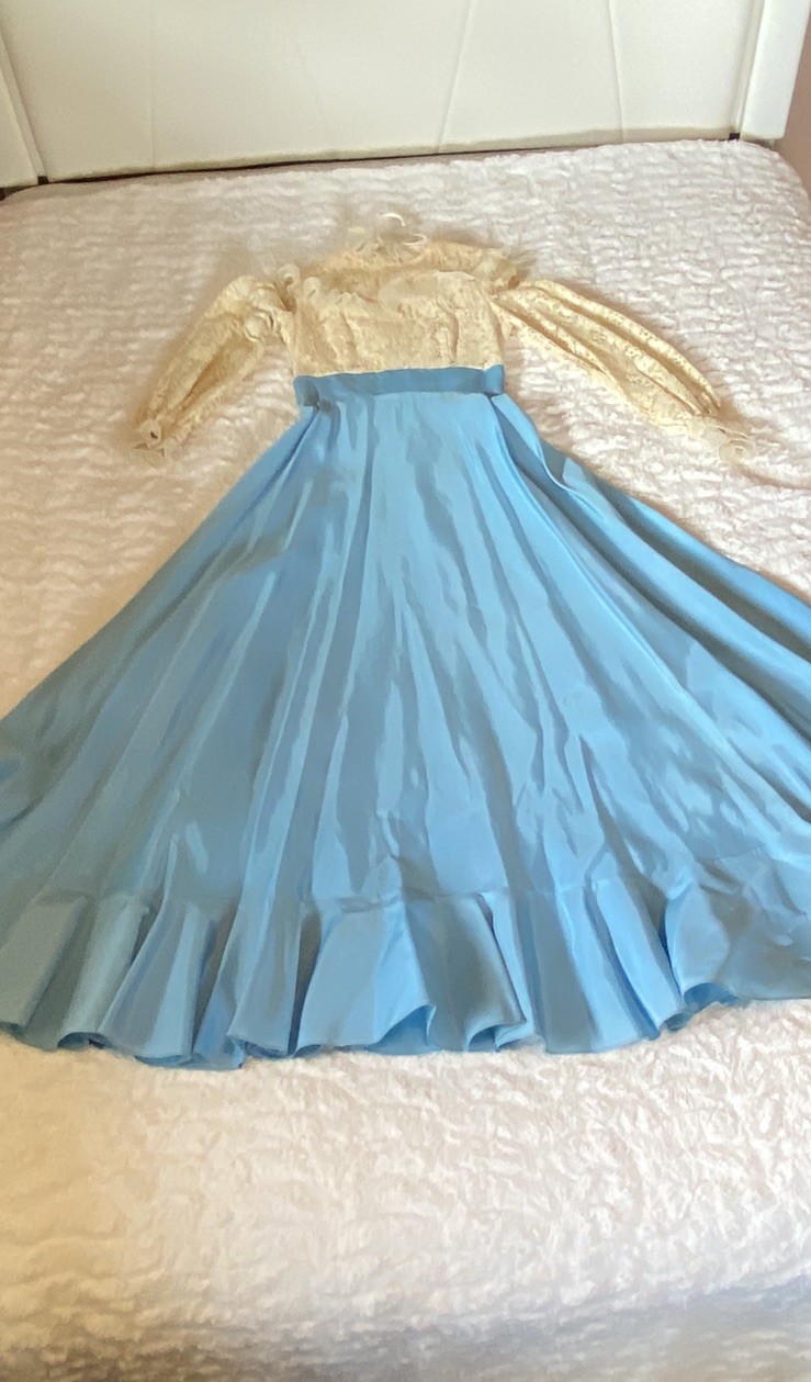 VTG Victorian Cottagecore Bridgerton Blue & Cream Lace & Ruffle Dress SZ XS 0-2