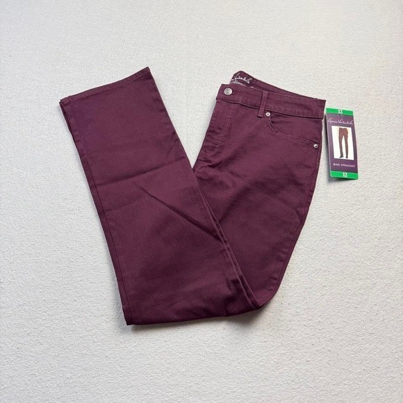 New with tags Gloria Vanderbilt Rail Straight jeans in rich burgundy colorway.