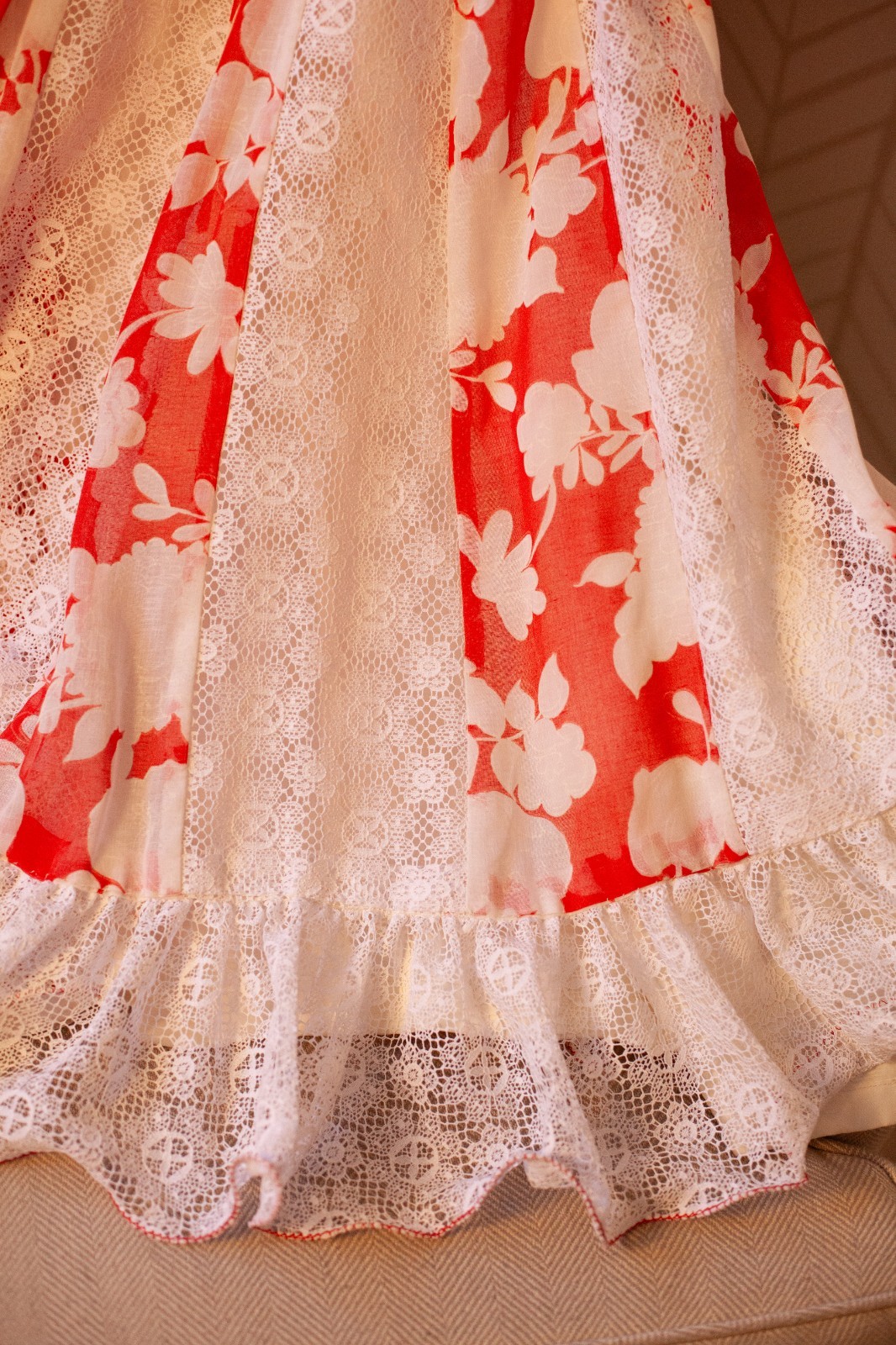 Vintage 70s Unique Full Length Red White Cotton Polyester Lace Dress