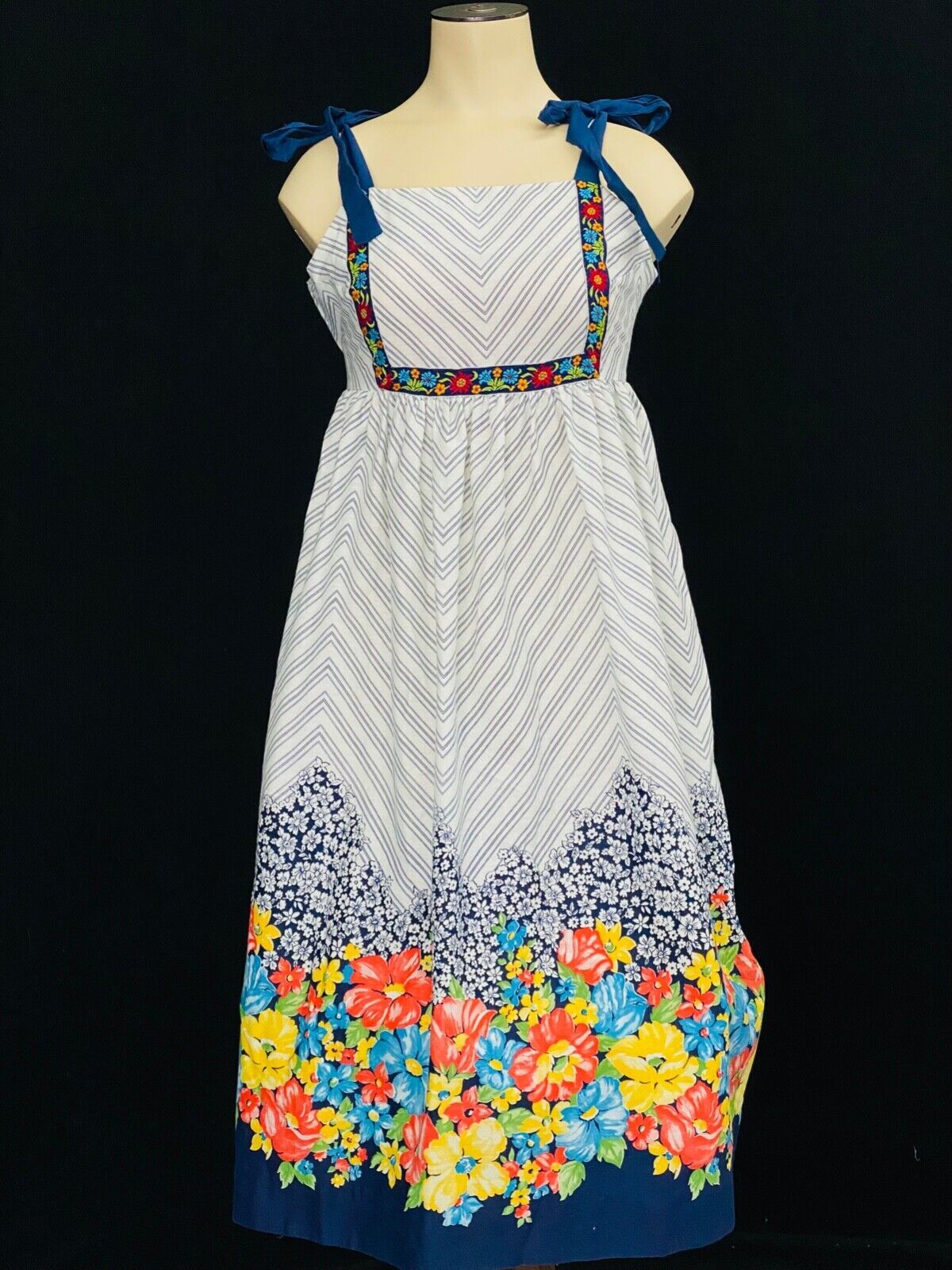 Vintage 1970s white sundress, sleeveless summer boho floral dress red striped
