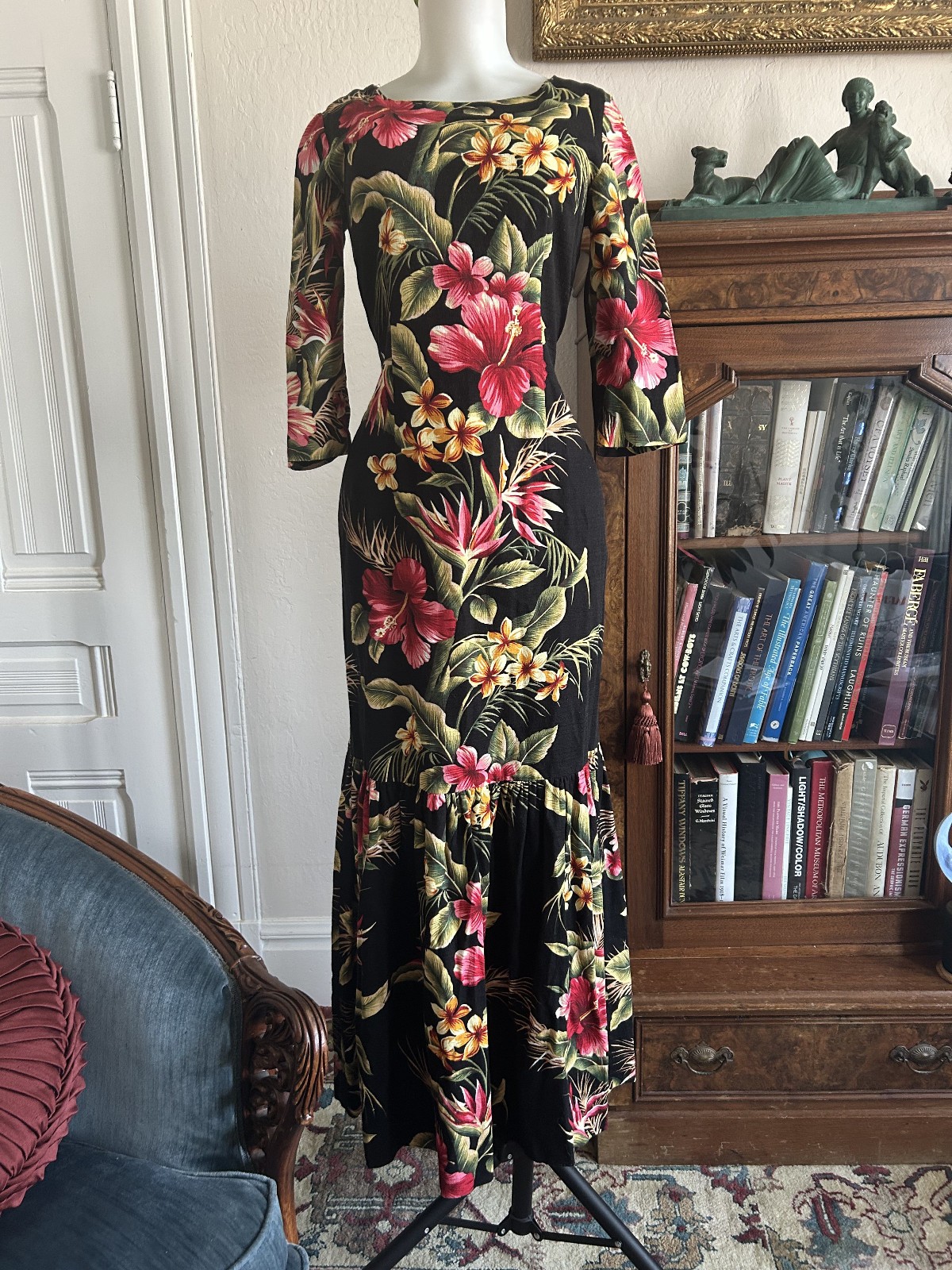 Vintage 1950s Vamp Black Hawaiian Mermaid Fishtail Maxi Dress Floral Barkcloth W