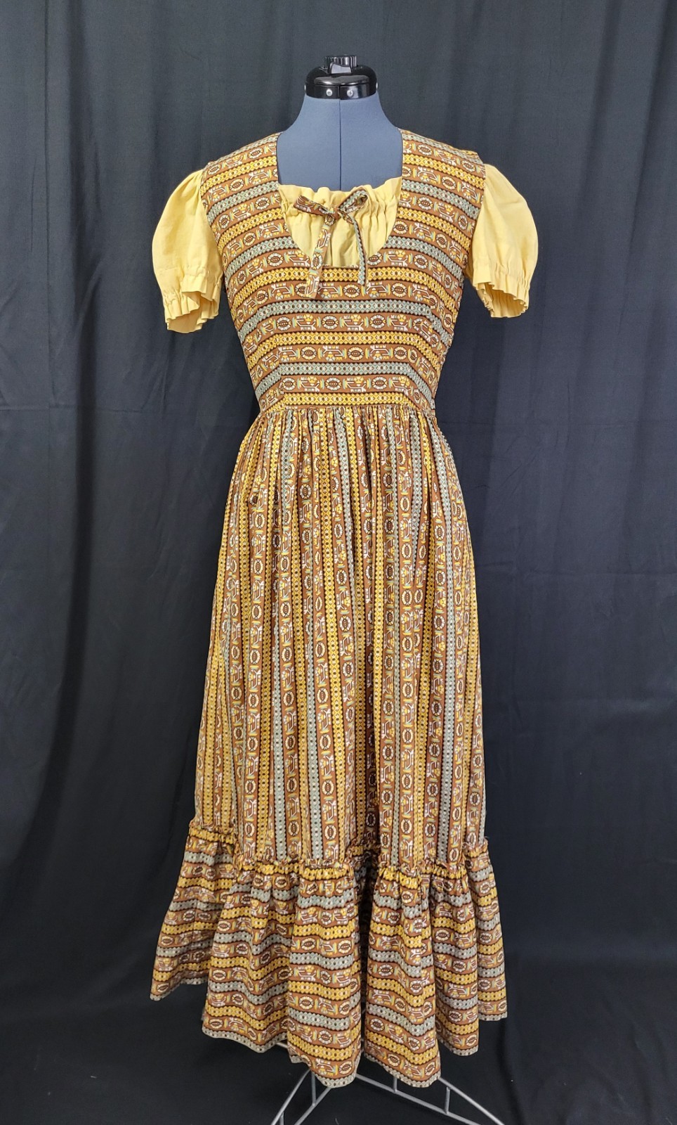 Vintage Dirndl Dress w Blouse in Brown/Yellow/Blue Pattern Size Small?