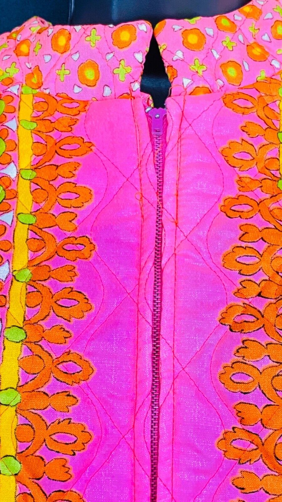 Vintage 1960s colorful pink housecoat robe, floral mod warm lounge quilted NOS