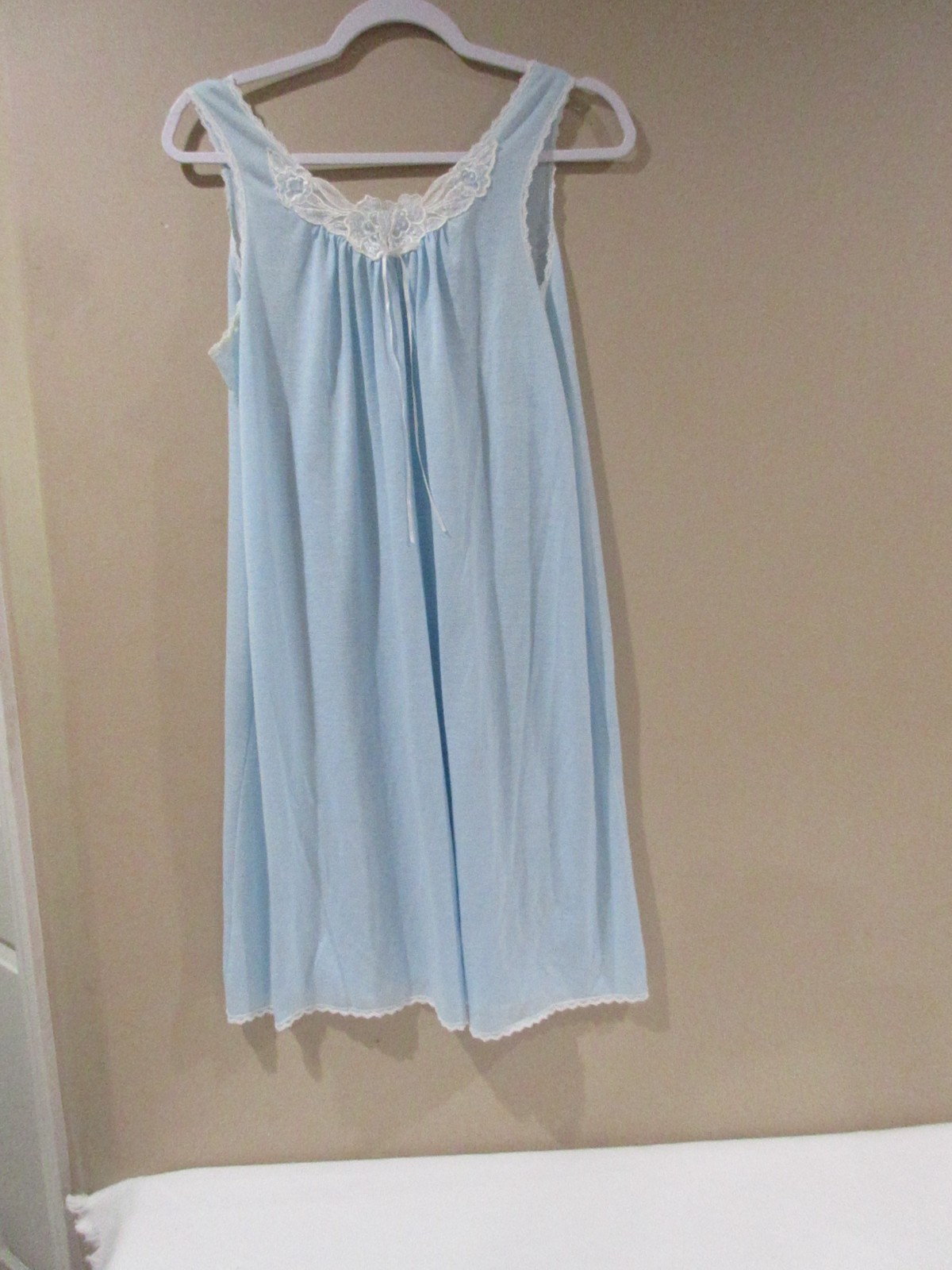 Vtg. Lorraine Lightweight Nightgown Women Lg Blue Lace Embellish Polyester USA