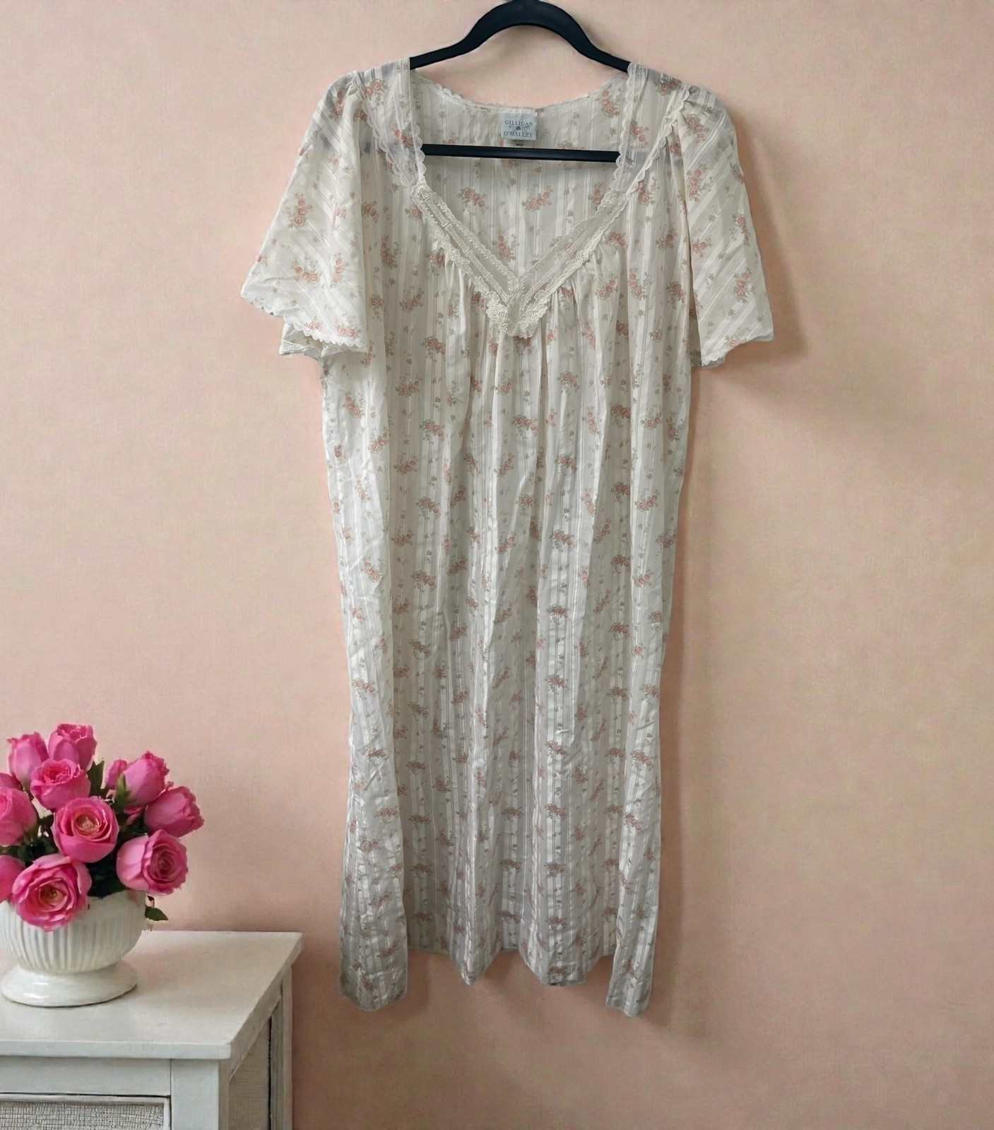GILLIGAN O&rsquo;MALLEY Floral Night Gown Light Weight Short Sleeve SIZE Large 16-18