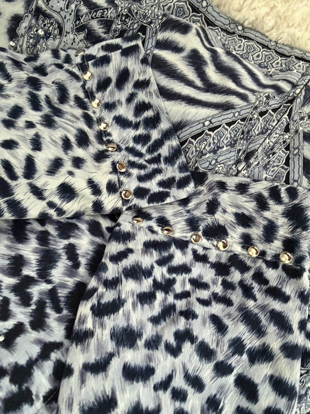 80s Vintage 100% Silk Bomber Jacket Snow Leopard Zebra Animal Print STUDDED Sz L