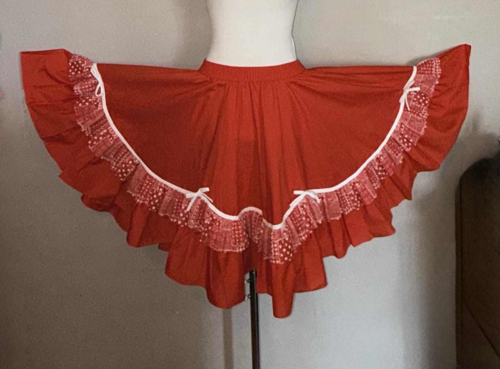 Vintage Partners Please! Malco Modes Size L Pull-On Squaredancing Skirt Red
