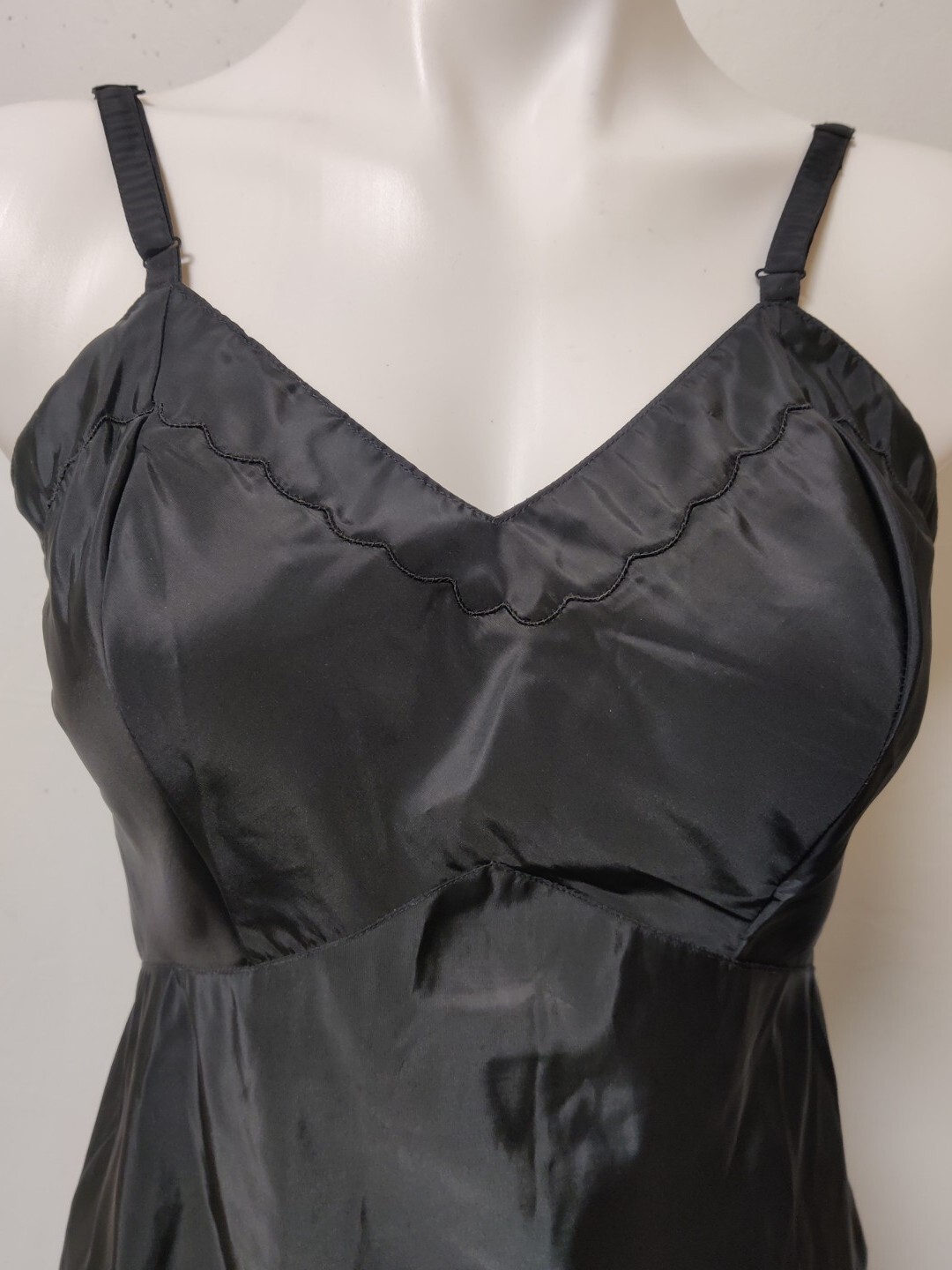 Vintage Sears Side Zipper Polyester & Nylon Black Dress Slip Size 34 Short EUC