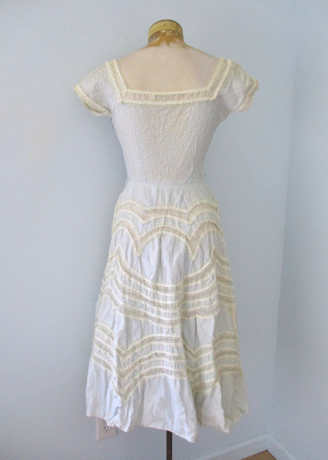 Vtg 40s 50s blue pin tuck party dress full skirt detailed ornate lace XS/S