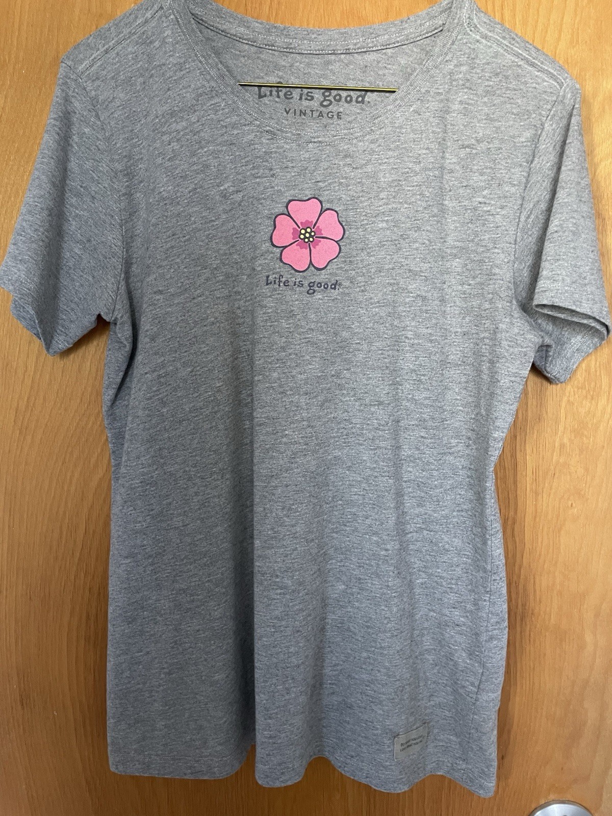 Life Is Good Women&rsquo;s Gray Vintage Short Sleeve T-Shirt Size Small Made In Peru