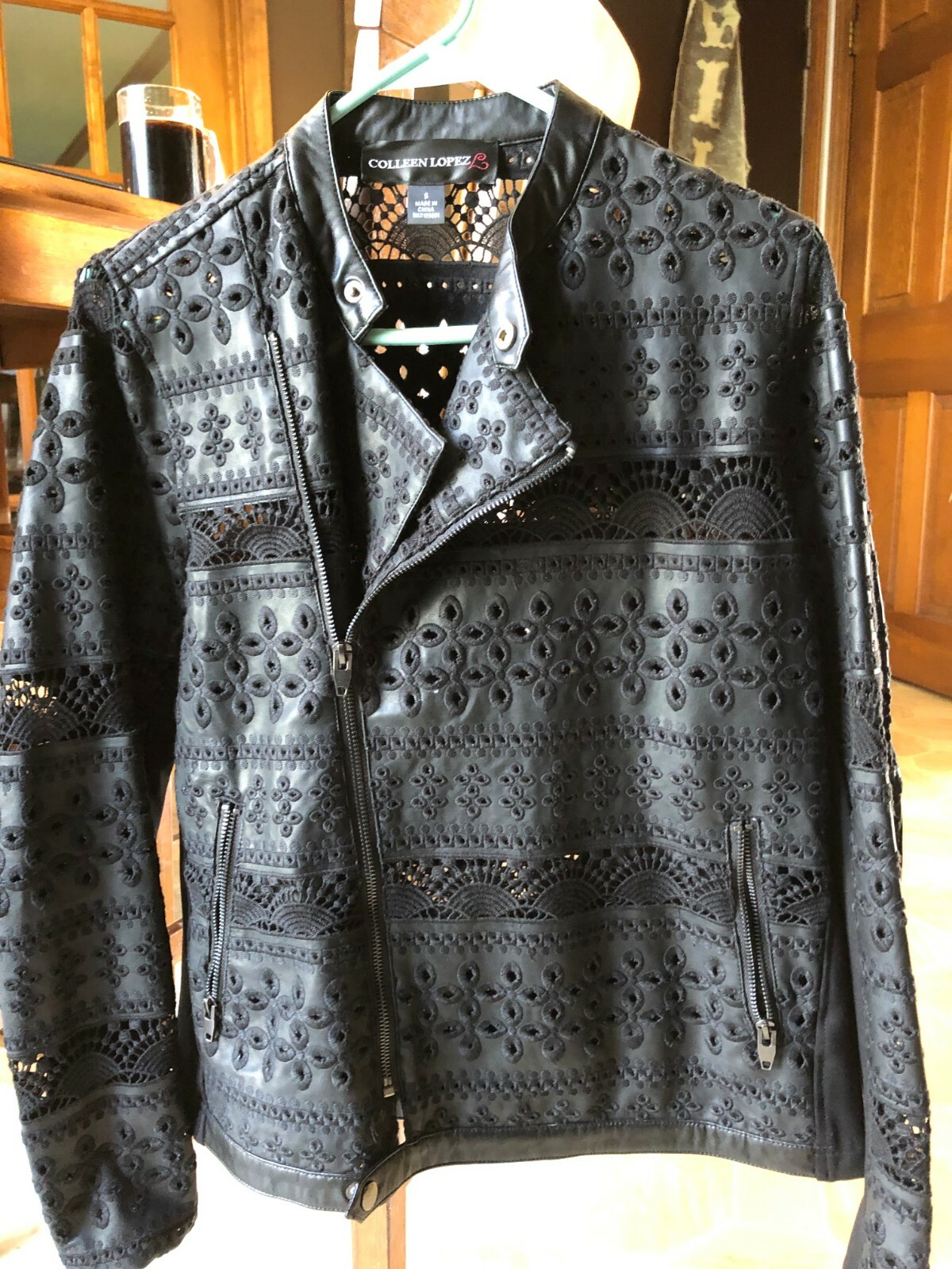 Colleen Lopez (HSN) Embroidered Blk Faux Leather Jacket woman sz small zip front