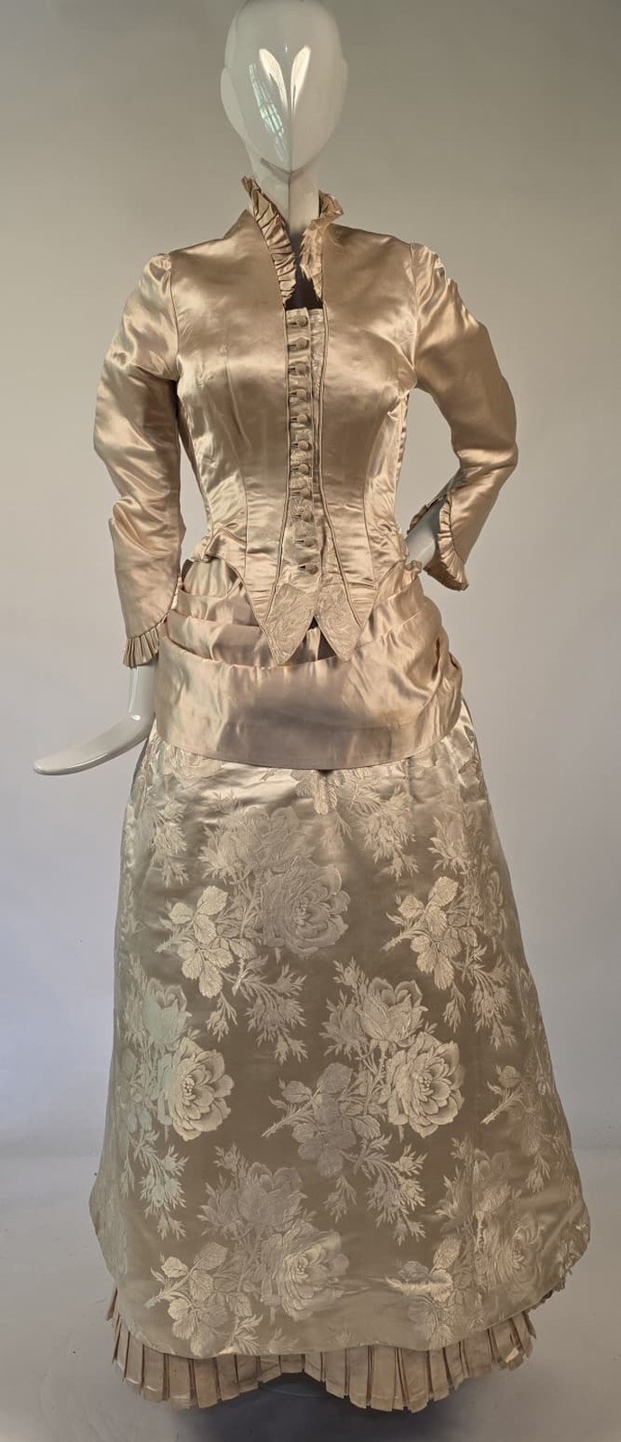 VICTORIAN 1880’S 2 PC ROSE PATTERN SILK BROCADE BUSTLE WEDDING DRESS W TRAIN