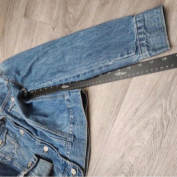 Vintage GAP Blue Jean Trucker Jacket Size M Denim Faded Y2K Timeless Classic