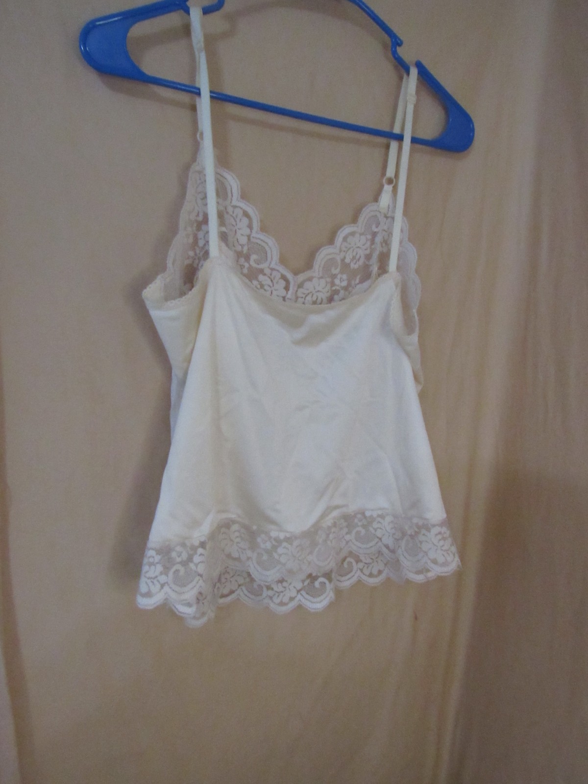 VTG Maidenform Cream Chantilly Camisole Size 36