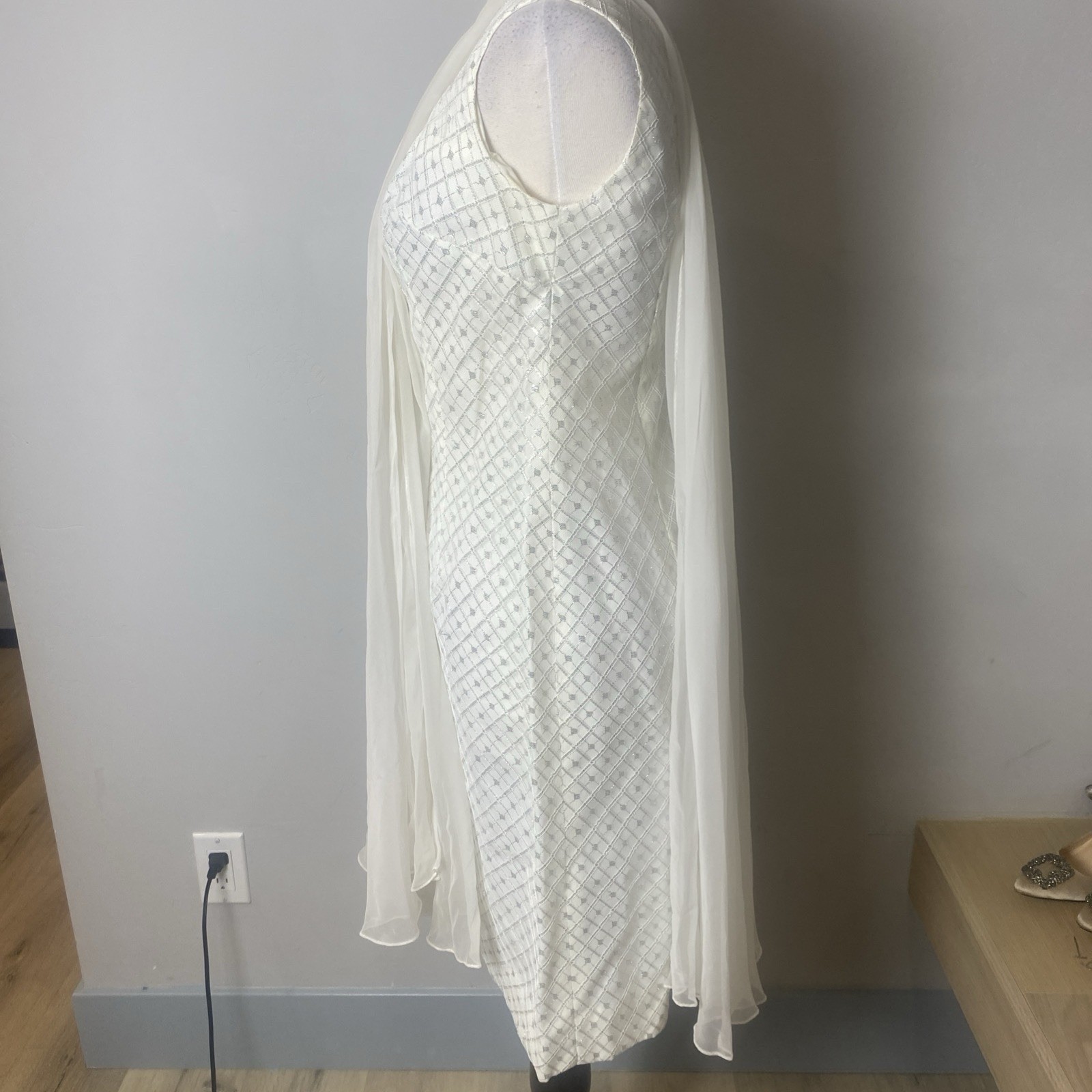 VTG 60’s White Chiffon Flowing Fitted Dress Metallic Threading S/M Cocktail MOD