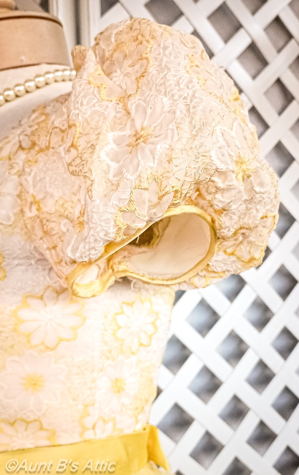 Vintage 60&rsquo;s Nadine Yellow Daisy Pattern Tiered Ruffled Formal/Prom Gown SM