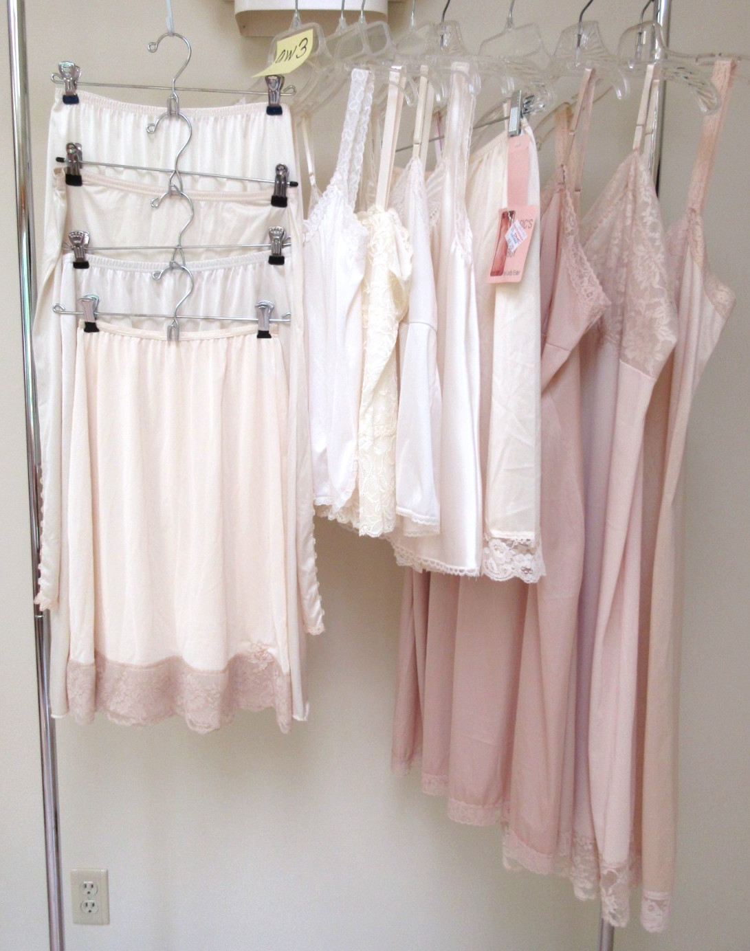 12 Pc *ALL WHITE* Lingerie Camisoles Full Dress & Half Slips Lot Vtg – Mod aw3