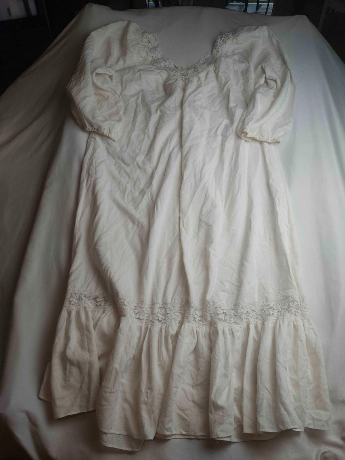 Vintage Nightgown Womens Large White Lace Trim Button Front Cottagecore