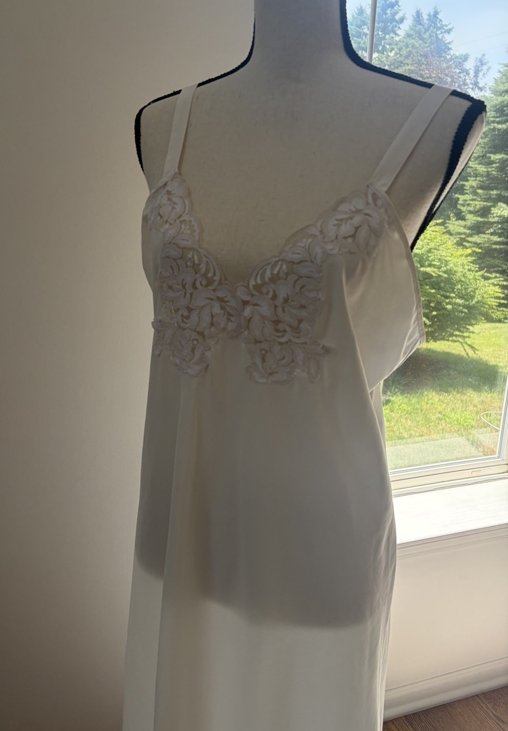 Val Mode Lingerie White Polyester Slip Nightgown M Whimsical Feminine