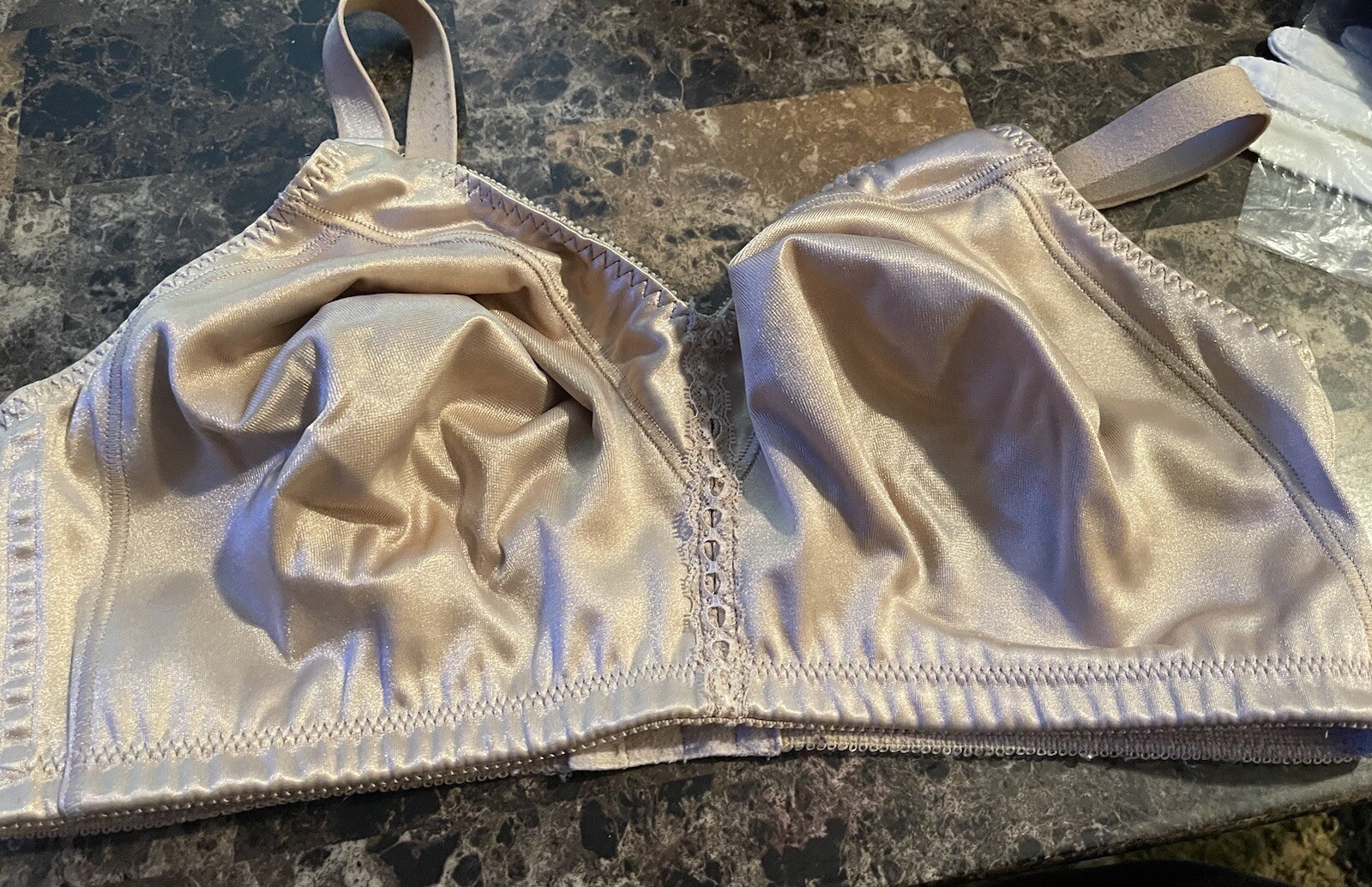 VINTAGE BALI SECOND SKIN BEIGE BRA! 40 DD