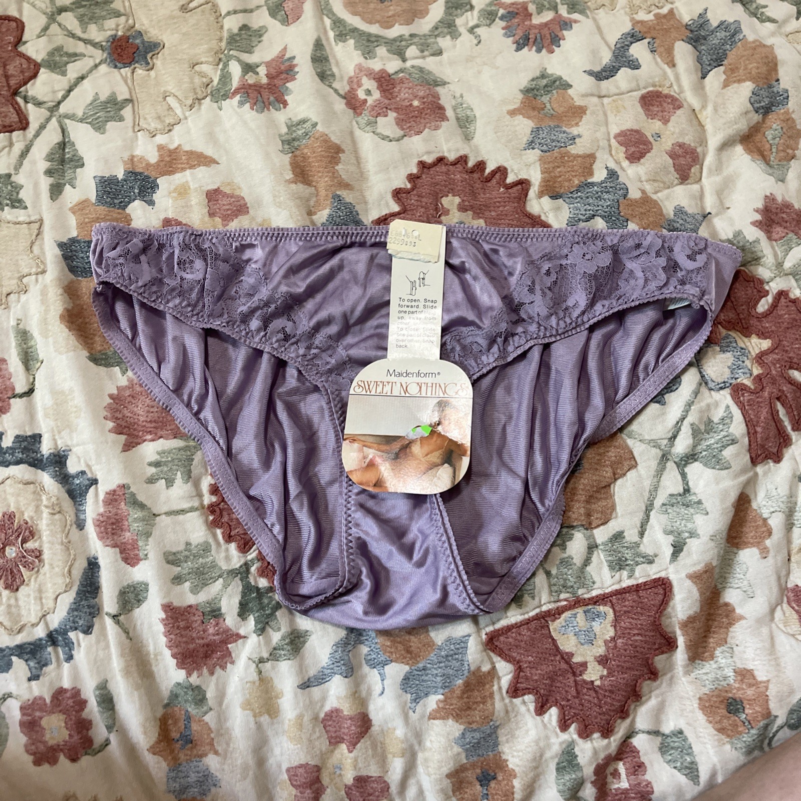 Maidenform Sweet Nothings Classic Satin & Lace Bikini Panties Large NWT Lilac