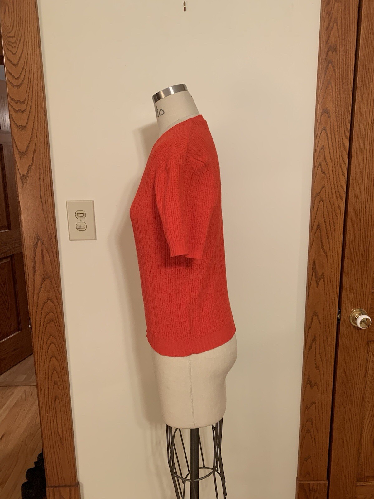 VTG miss holly red orange pull over head short sleeve sweater 100% Polyester L
