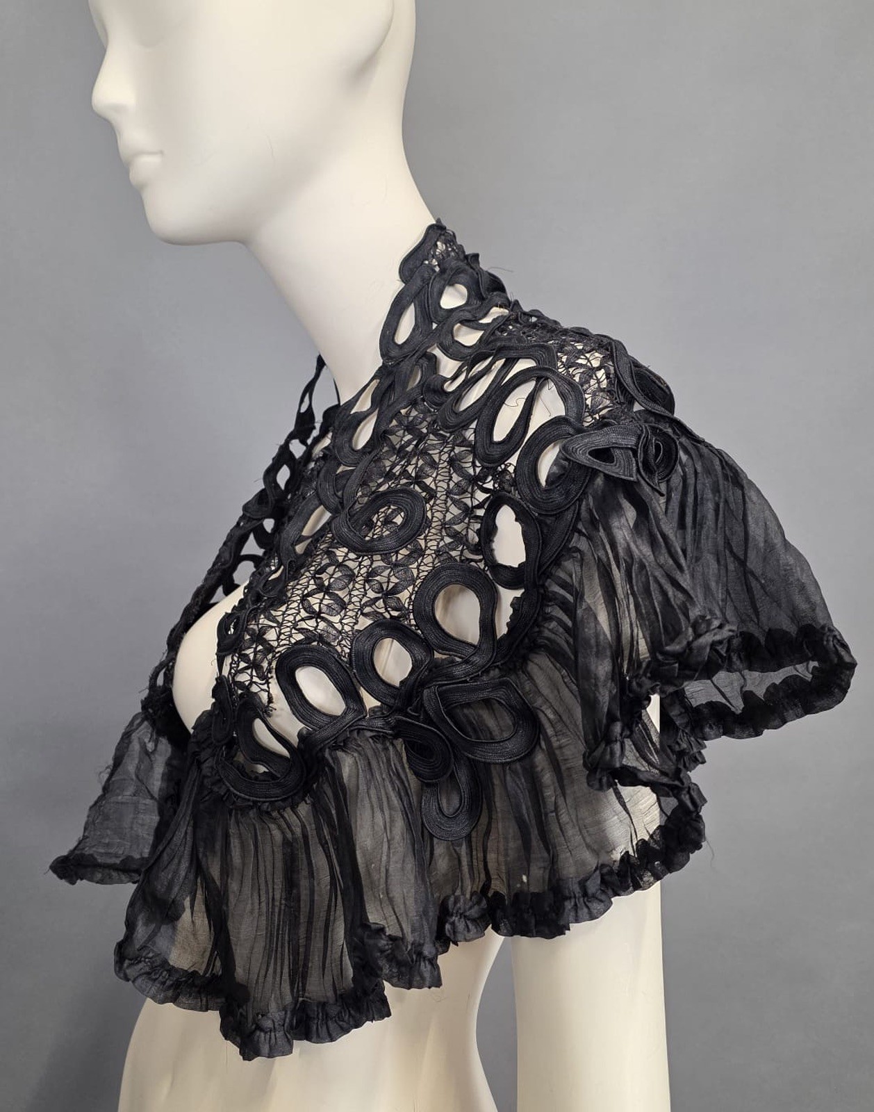 GOTHIC VICTORIAN 19TH C HAND MADE TAPE LACE CAPE FOR DRESS W SILK VOILE RUFFLE