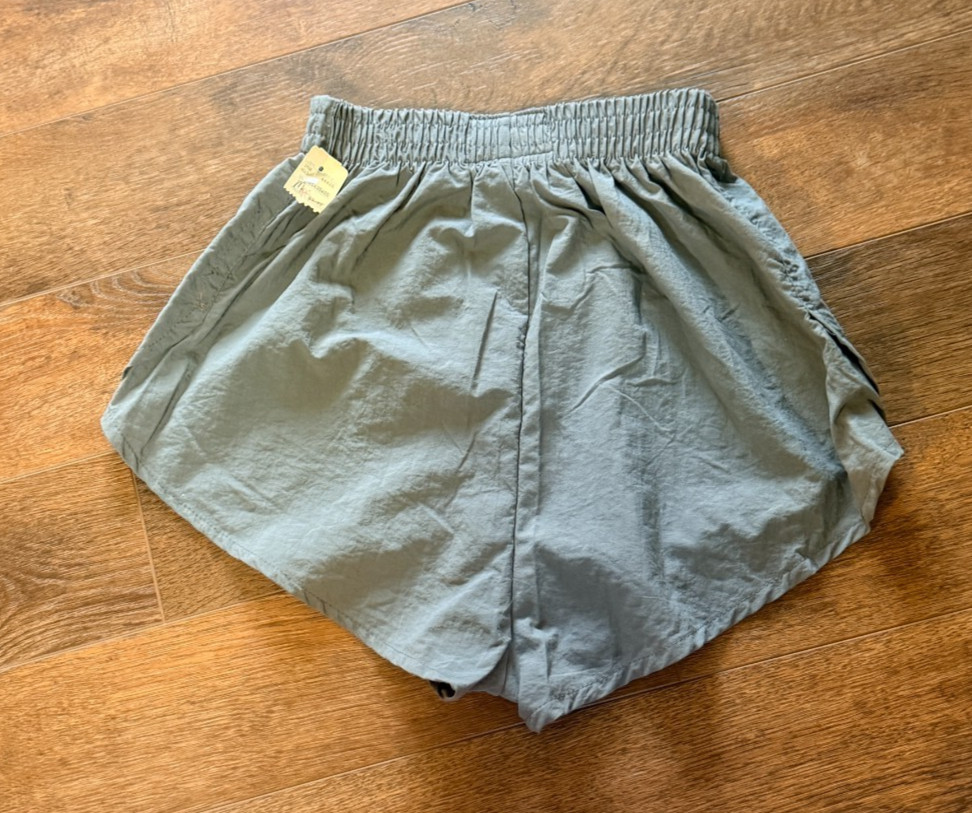 VINTAGE American High international USA Gray Dolphin Shorts M w/tags