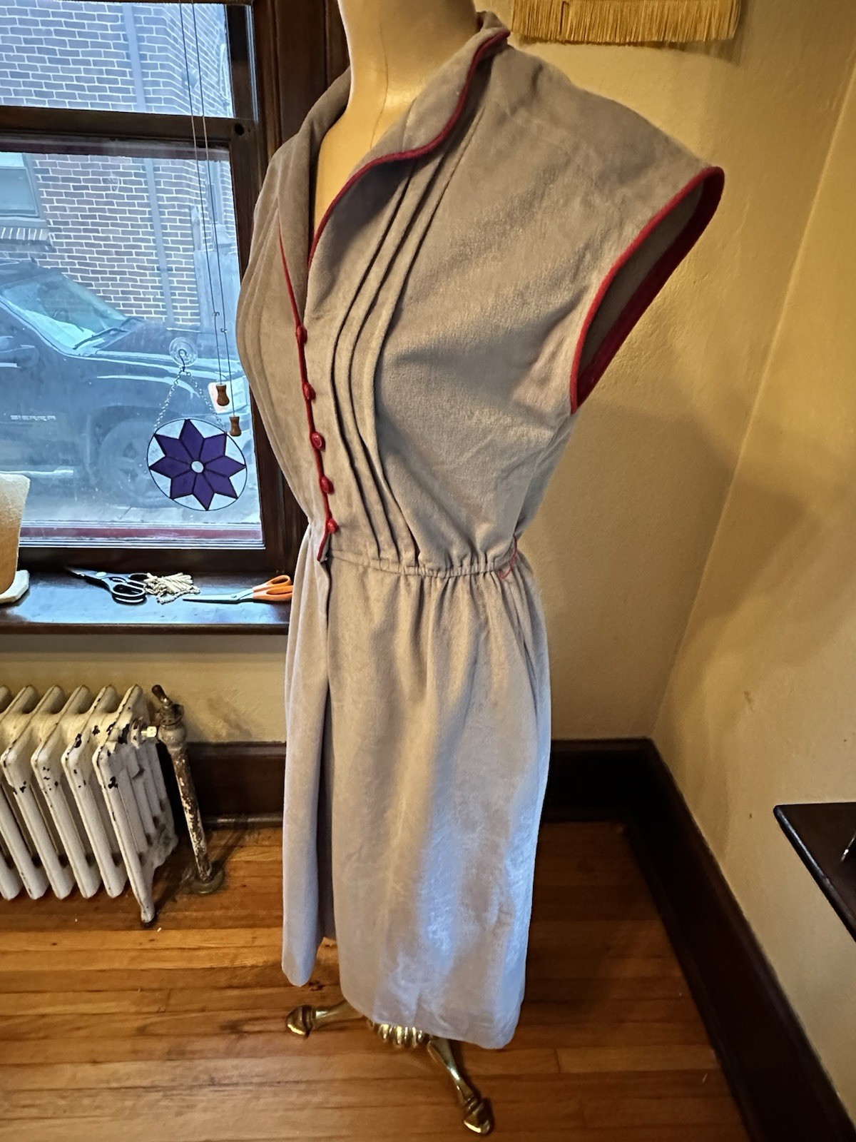 Vintage 70’s Gray/Red 40’s Inspired Dress Unbranded Tagged Sz.10 Soft Microfiber