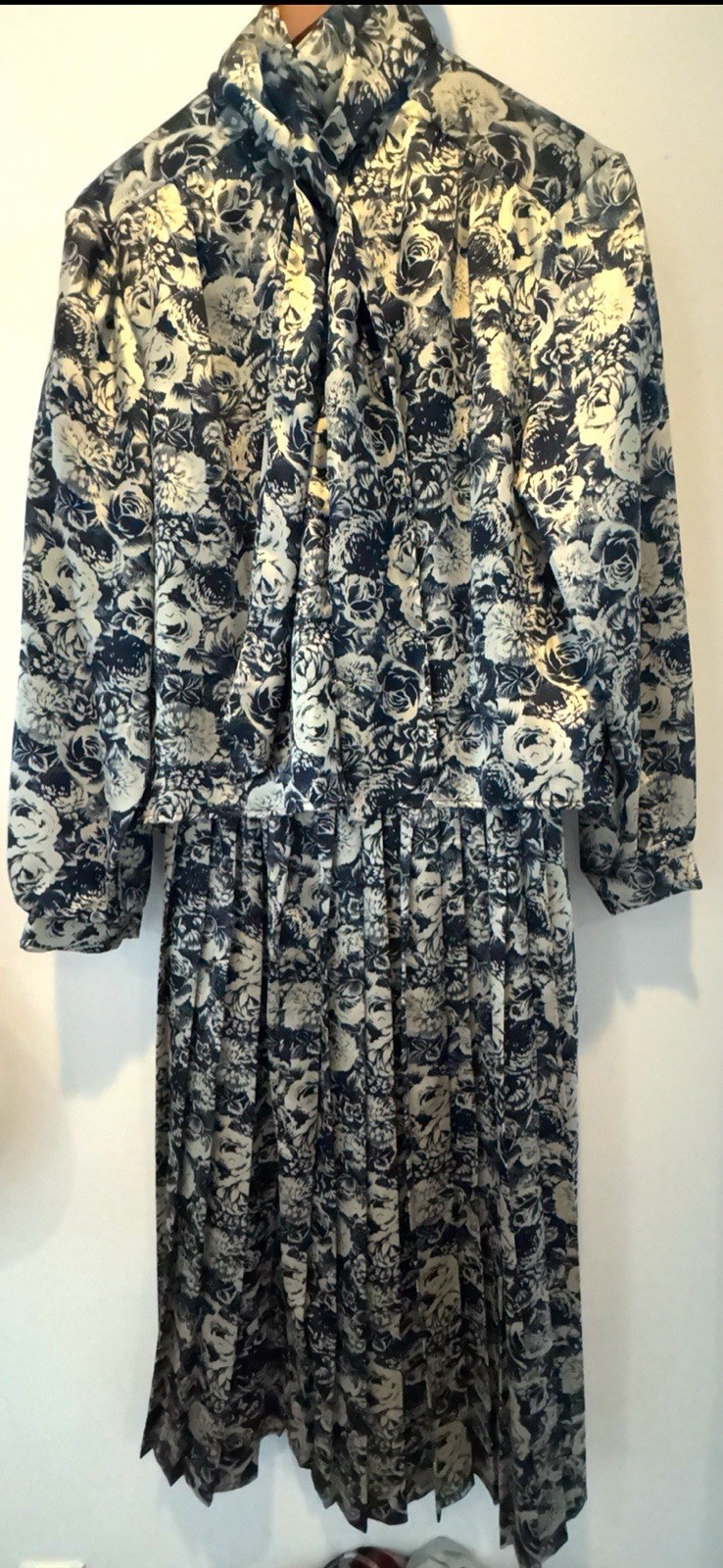 Vintage 80s Russ Navy Cream Floral Tie Neck Blouse Pleated Skirt Set Sz 12