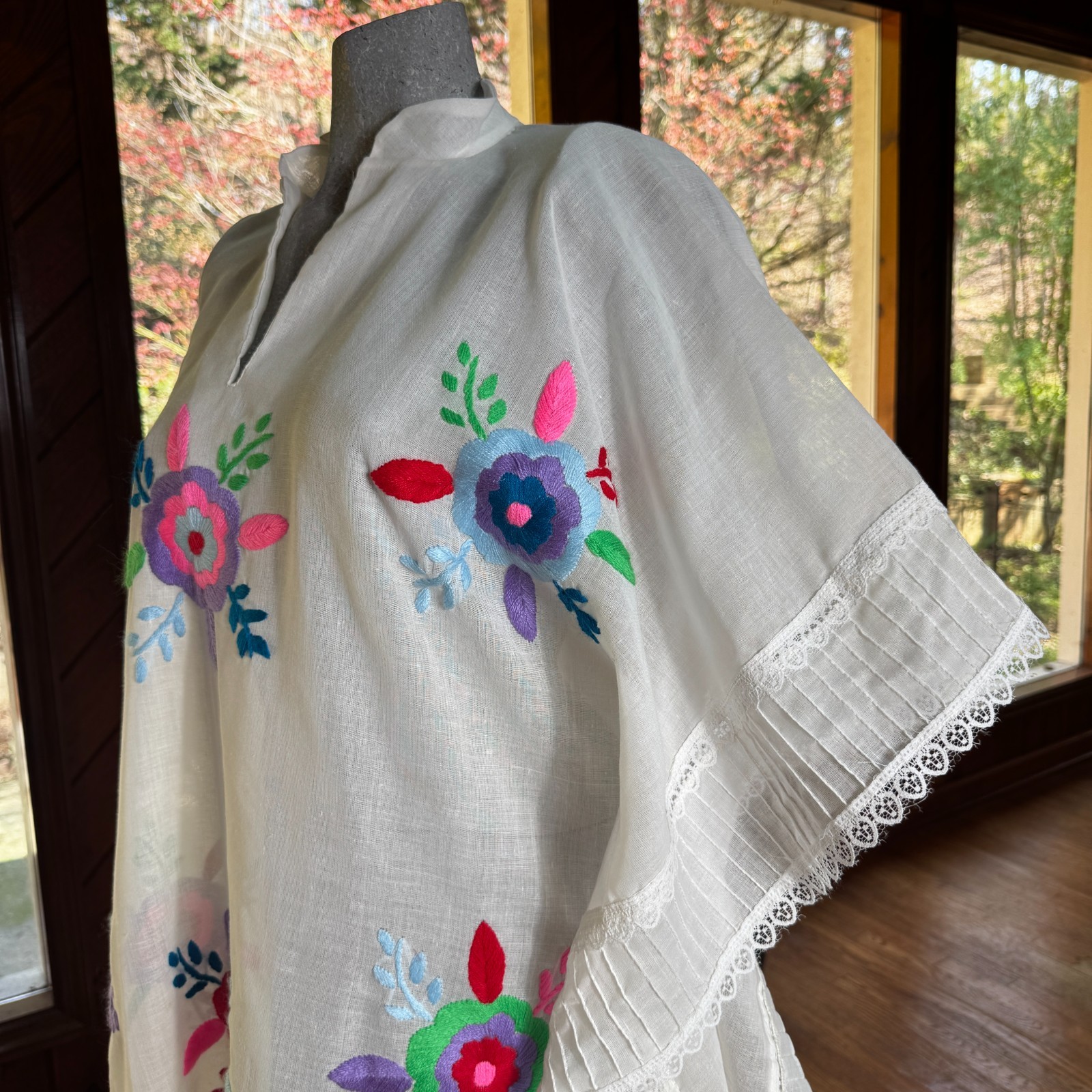 Vintage 1970s Kaftan Hand Embroidered Floral Motifs Folk Art Festival Poncho OS