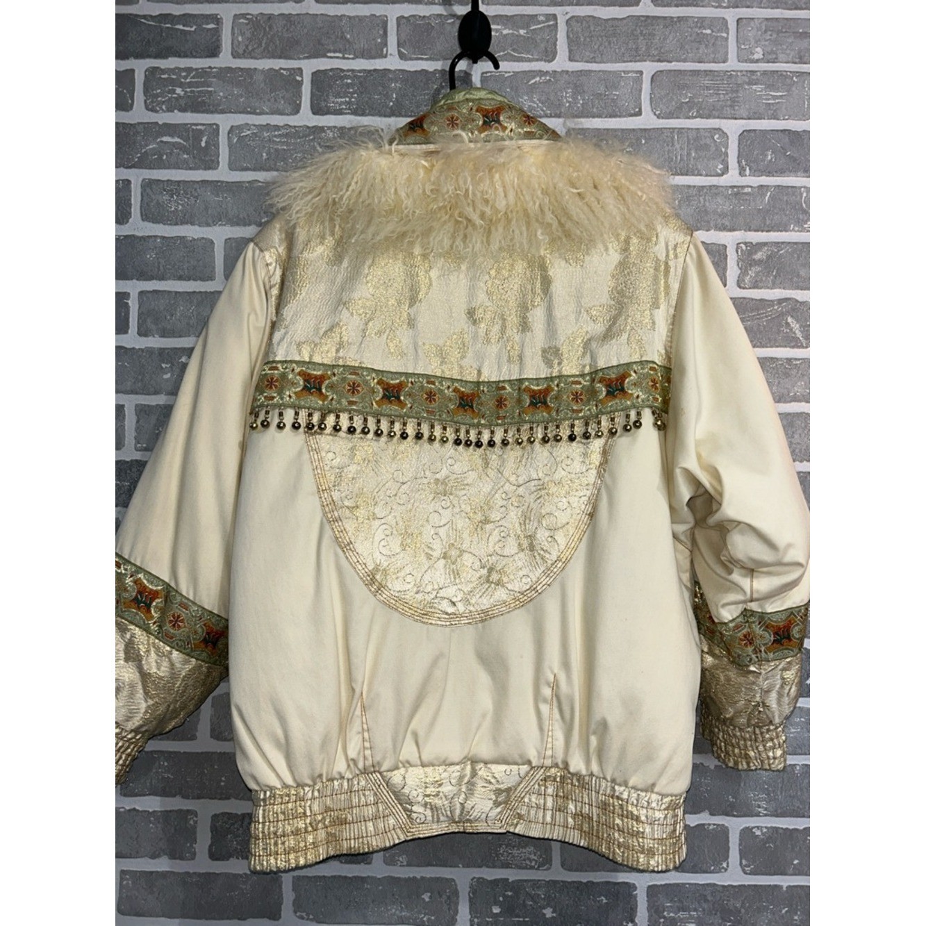 Vintage J. Gallery Puffer Jacket Large Beige Retro Bomber 80s. Rare. Bella