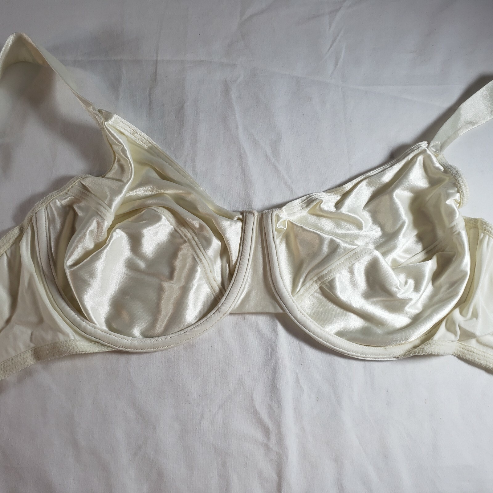 Victoria&rsquo;s Secret Second Skin Satin Unlined Full Coverage Bra 38DD Ivory Cream