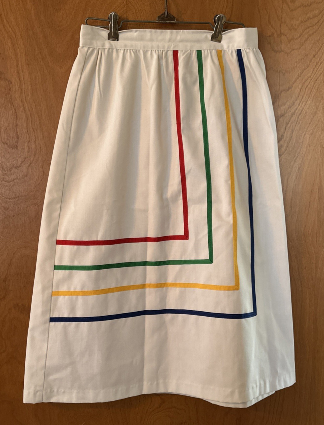 Vintage Women&rsquo;s Stonybrook Skirt White with Red, Green, Yellow & Blue Accent