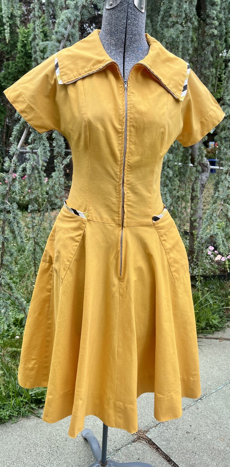 VINTAGE 1950&rsquo;s GOLD COTTON WAITRESS UNIFORM DRESS W/ STRIPED ACCENTS
