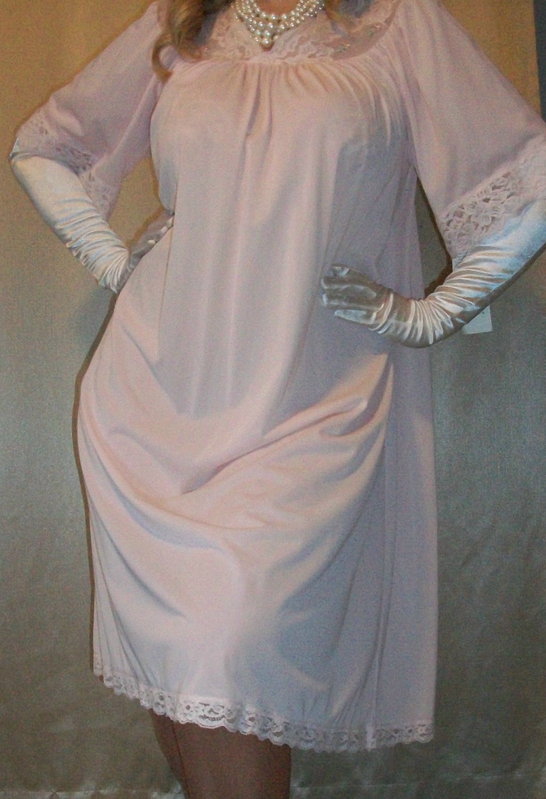 Vtg Fair Pink Free Bust Nylon Nightgown M