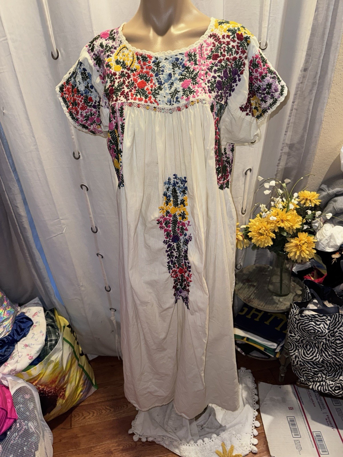 Vintage Oaxacan Mexican 70&rsquo;s Long Dress Off White Cotton Embroidered Floral Sz L