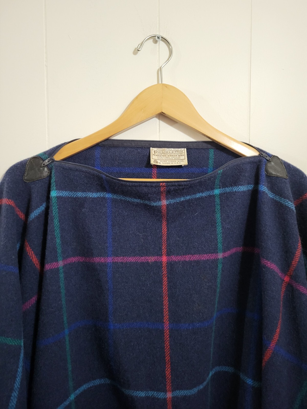 Vtg Pendleton Womans Pancho Navy Plaid 100% Virgin Wool USA Made Classic RARE