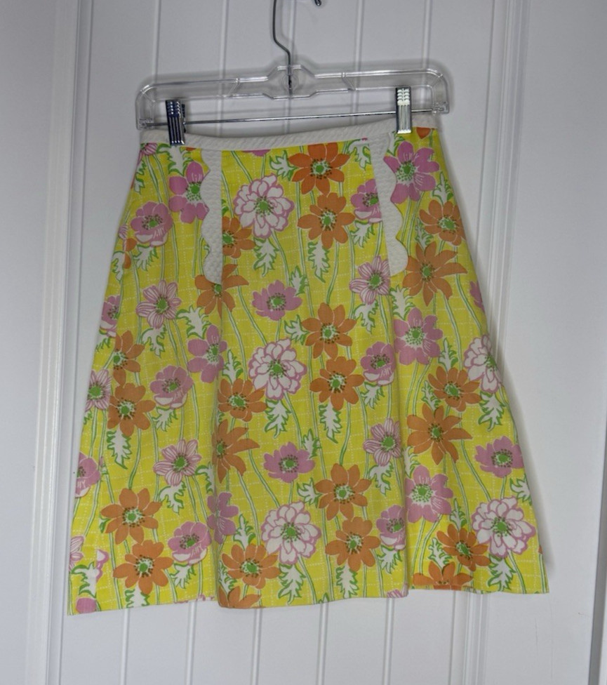 Vintage « The Lilly » Lilly Pulitzer Yellow Skirt With Flowers