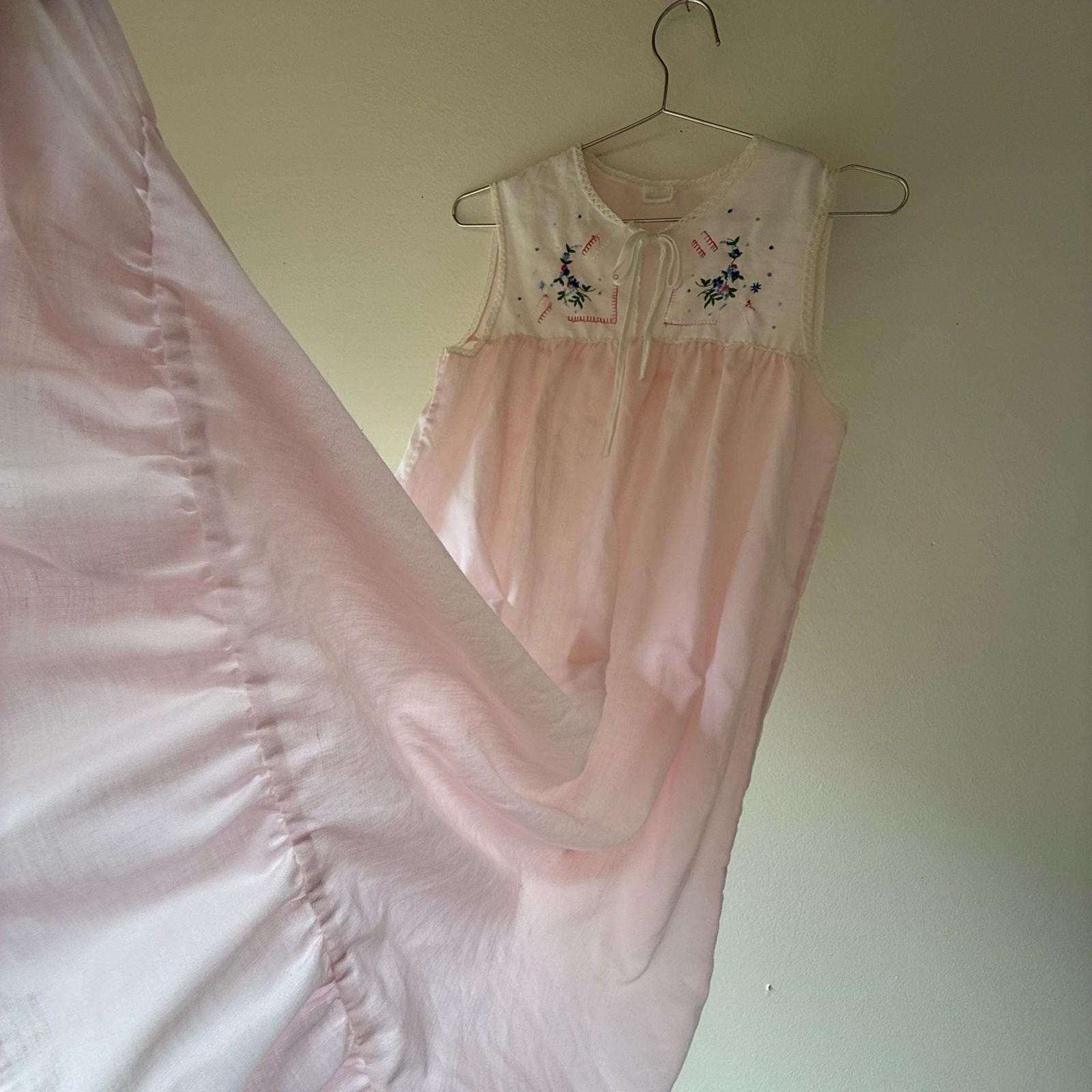Vintage Montgomery Ward Pink Floral Embroidered Sleeveless Nightgown