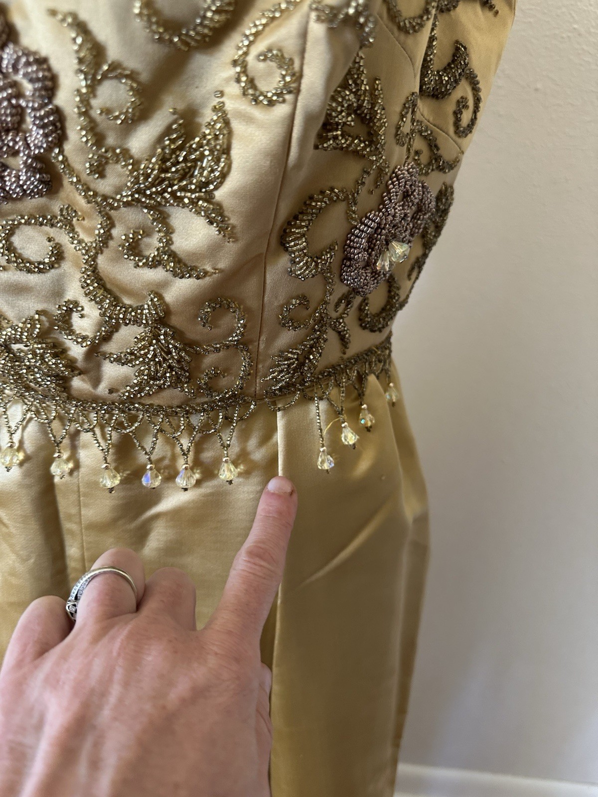 Elegant 1960&rsquo;s Lavishly Beaded Silk Evening Gown Dress Small